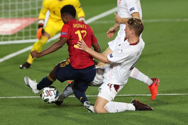 弗格34+10付豪18分 辽宁再胜新疆总比分2-0