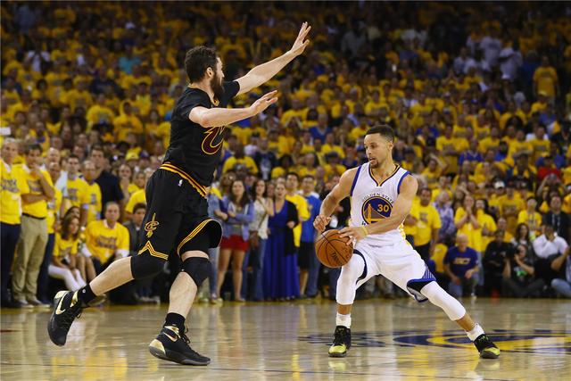 王哲林24+10上海大胜天津 山东力克福建止连败